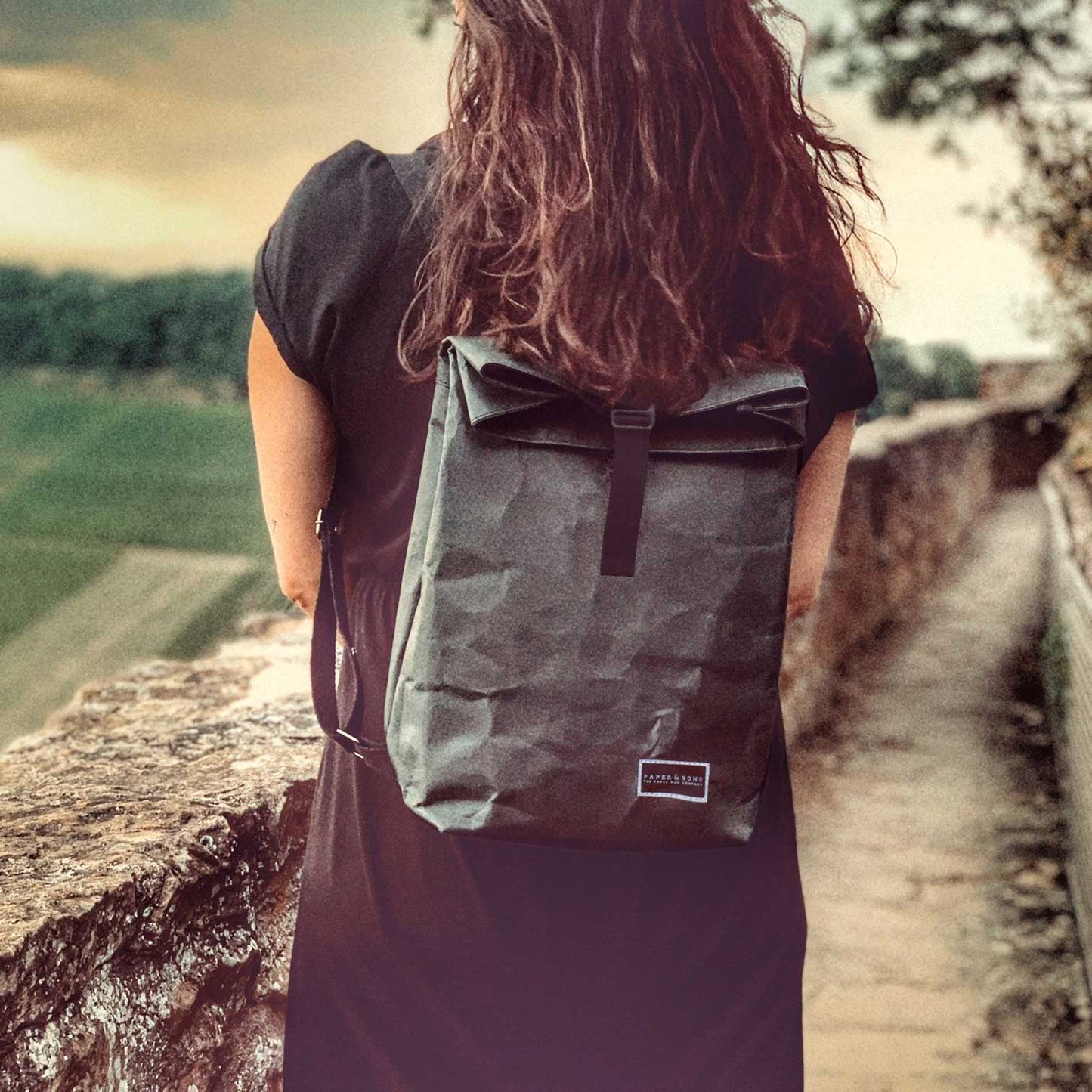 Oak Kraft Paper Backpack Schwarze Edition