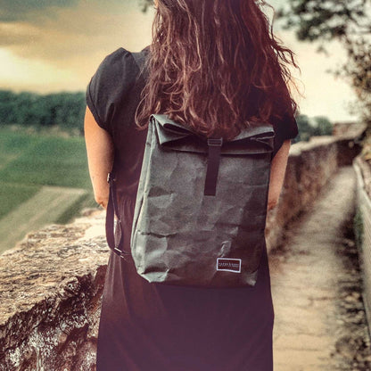 Oak Kraft Paper Backpack Schwarze Edition